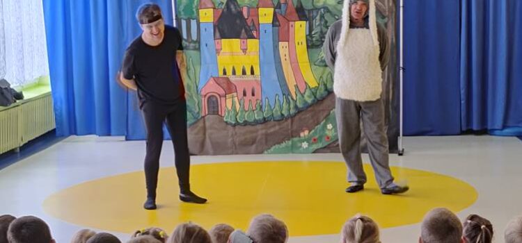 Spektakl pt.: „Magiczne słowa” Spektakl pt.: „Magiczne słowa”