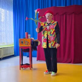 Pokaz iluzjonistyczny „Z iluzją dookoła świata” Pokaz iluzjonistyczny „Z iluzją dookoła świata”