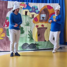 Teatrzyk pt.”Zaczarowany medalion – z serii Smerfne Przygody”